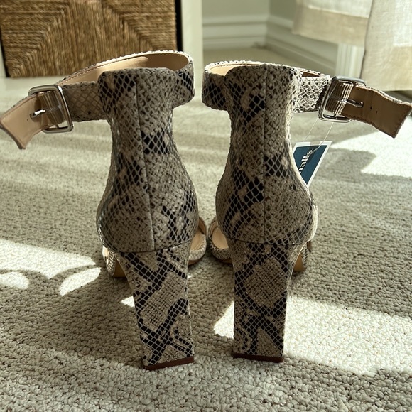 NWT Vince Camuto Heels 7.5 - Picture 5 of 10
